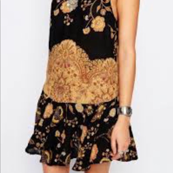 free people print flouny hem. Never been worn. - Picture 3 of 5